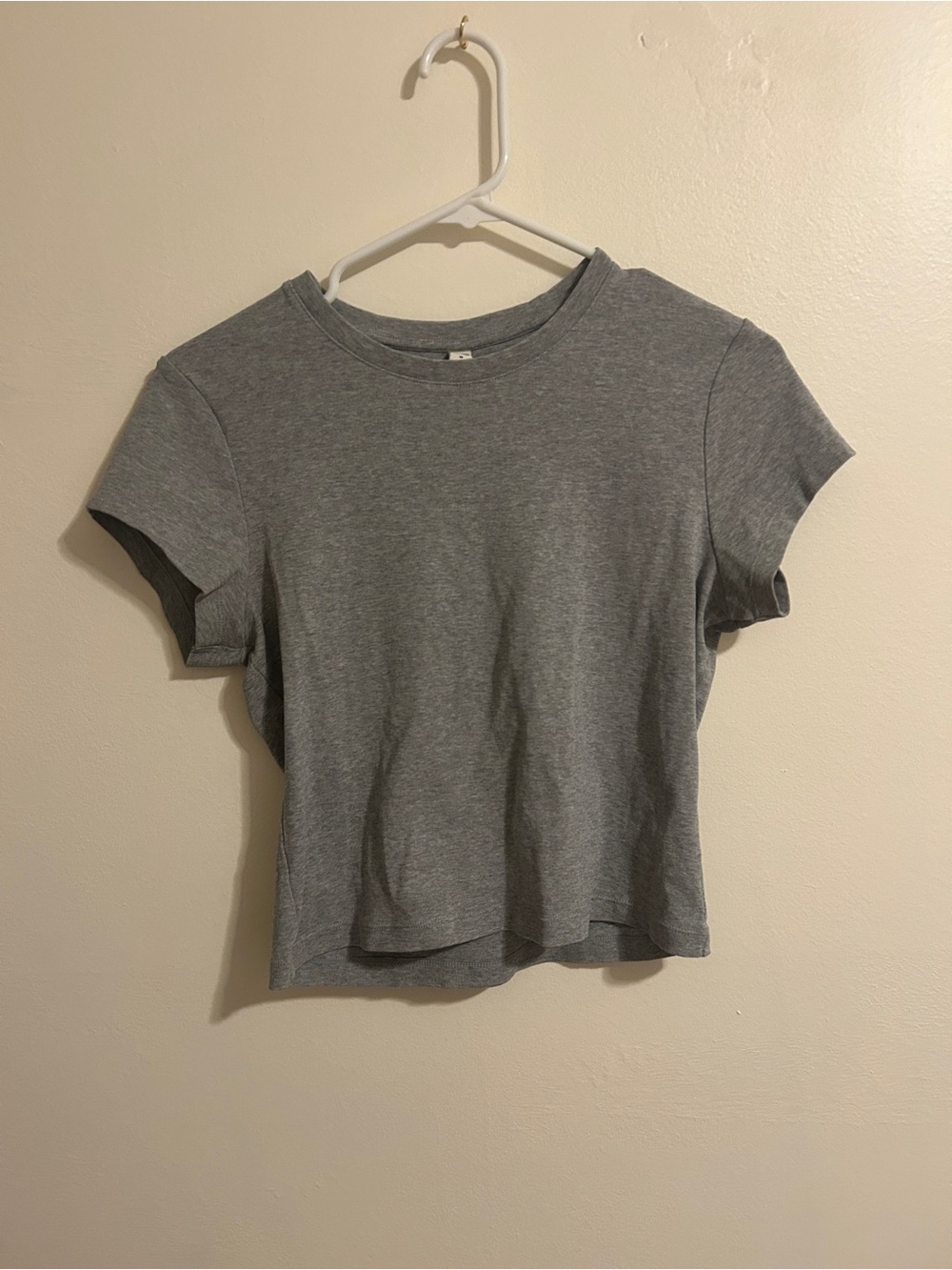 Uniqlo Heather Gray Short Sleeve Crew Tee
